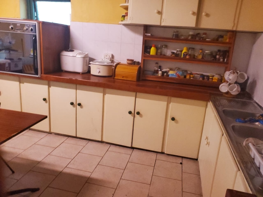 16 Bedroom Property for Sale in Trekoskraal Western Cape